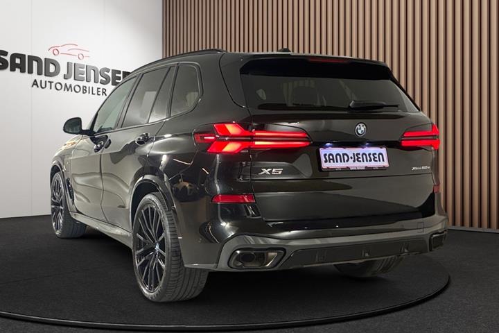Sort BMW X5 fra 2024