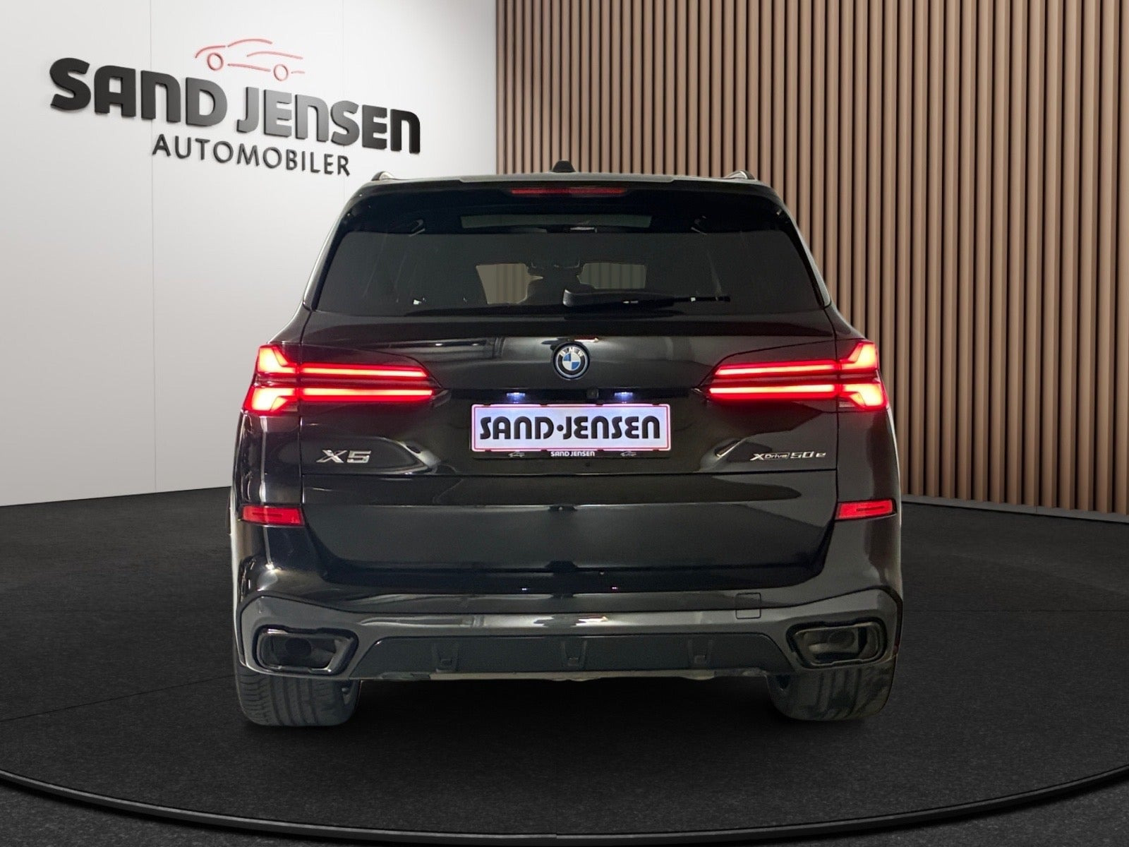 Sort BMW X5 fra 2024