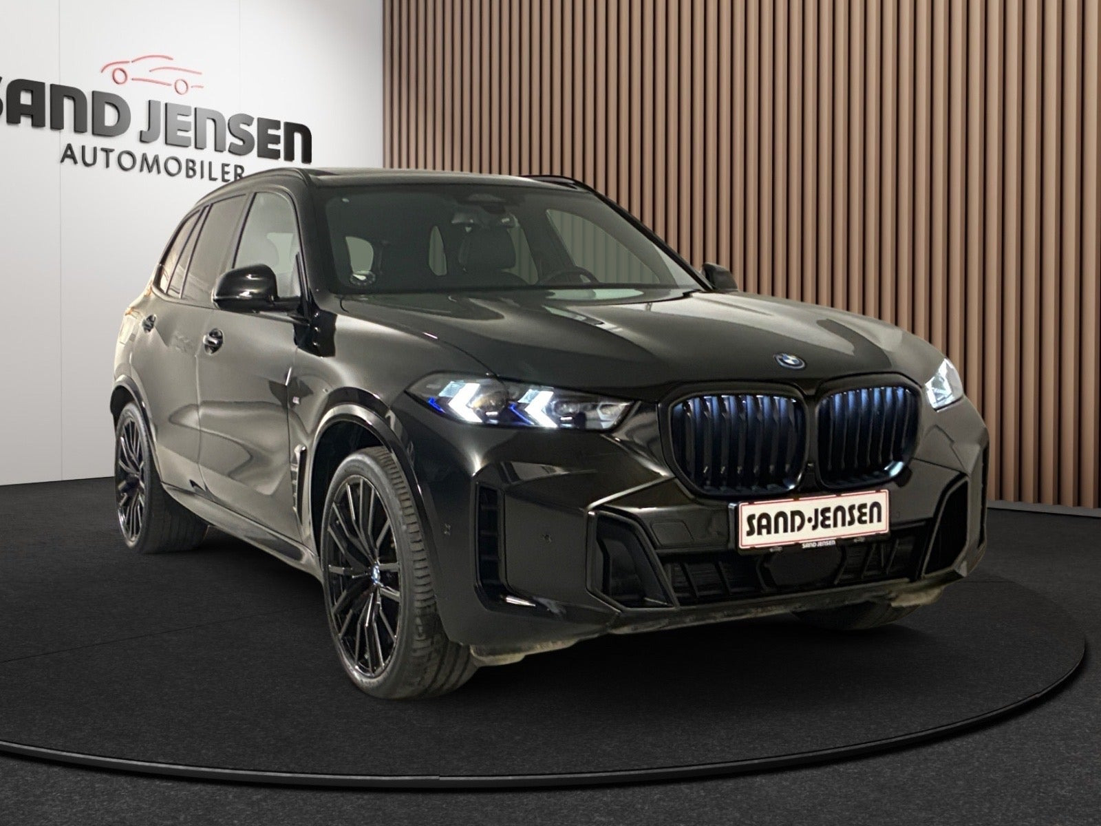 Sort BMW X5 fra 2024
