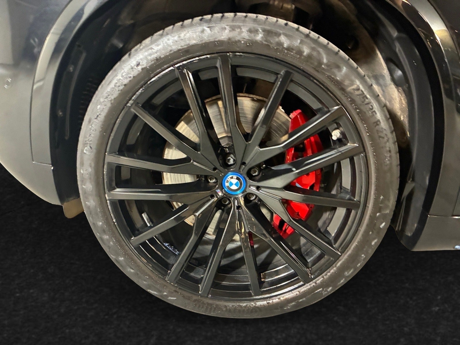 Sort BMW X5 fra 2024