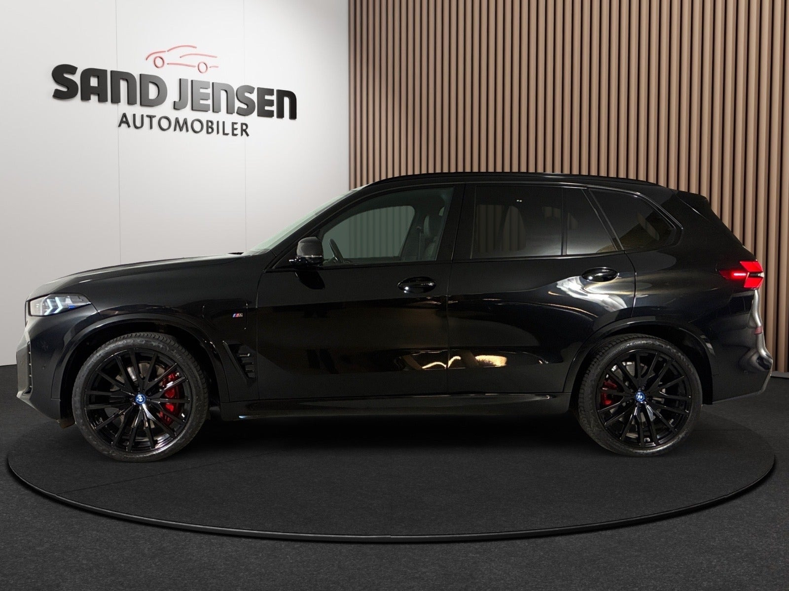 Sort BMW X5 fra 2024