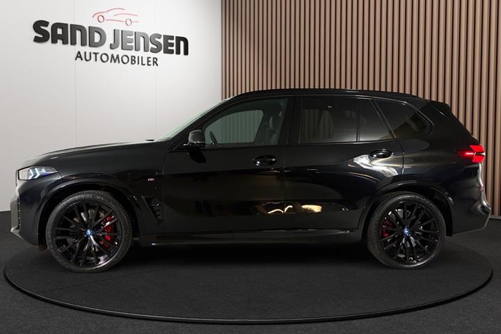 Sort BMW X5 fra 2024