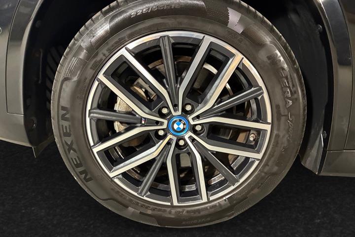 Sort BMW iX1 fra 2024
