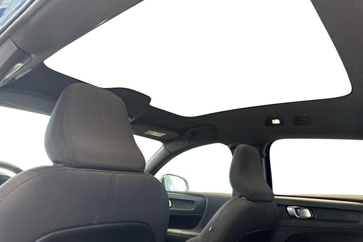 Blå Volvo C40 fra 2023