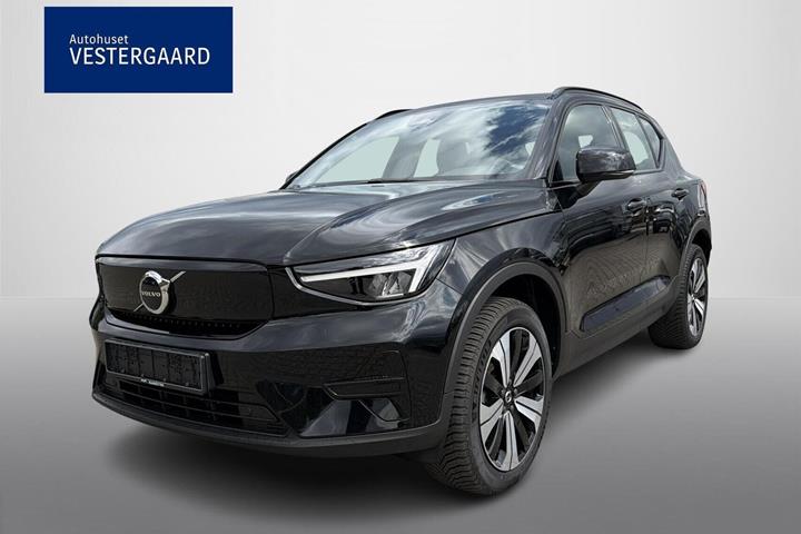 Sort Volvo XC40 fra 2023 set udefra