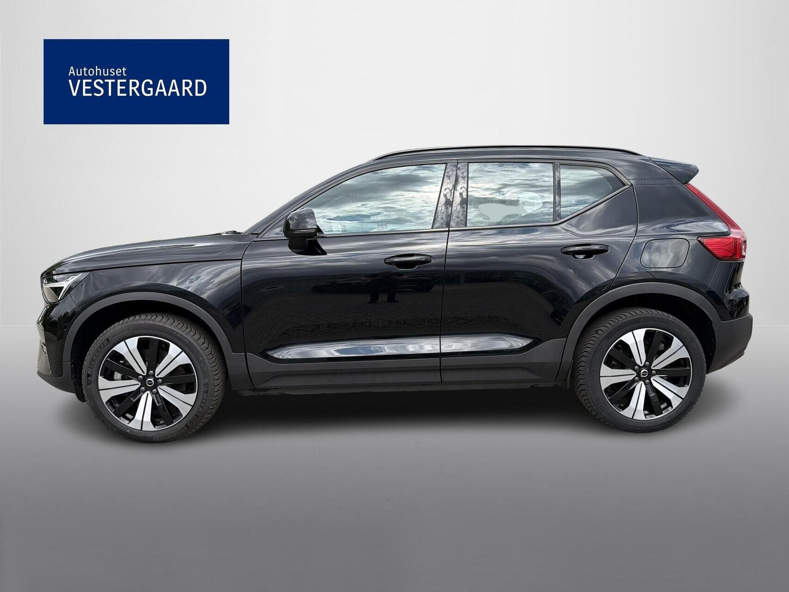 Sort Volvo XC40 fra 2023