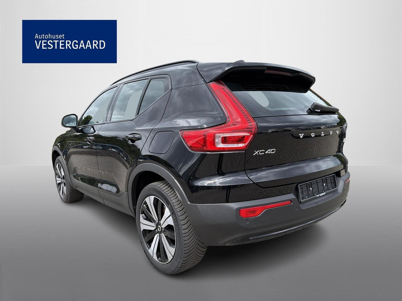 Sort Volvo XC40 fra 2023