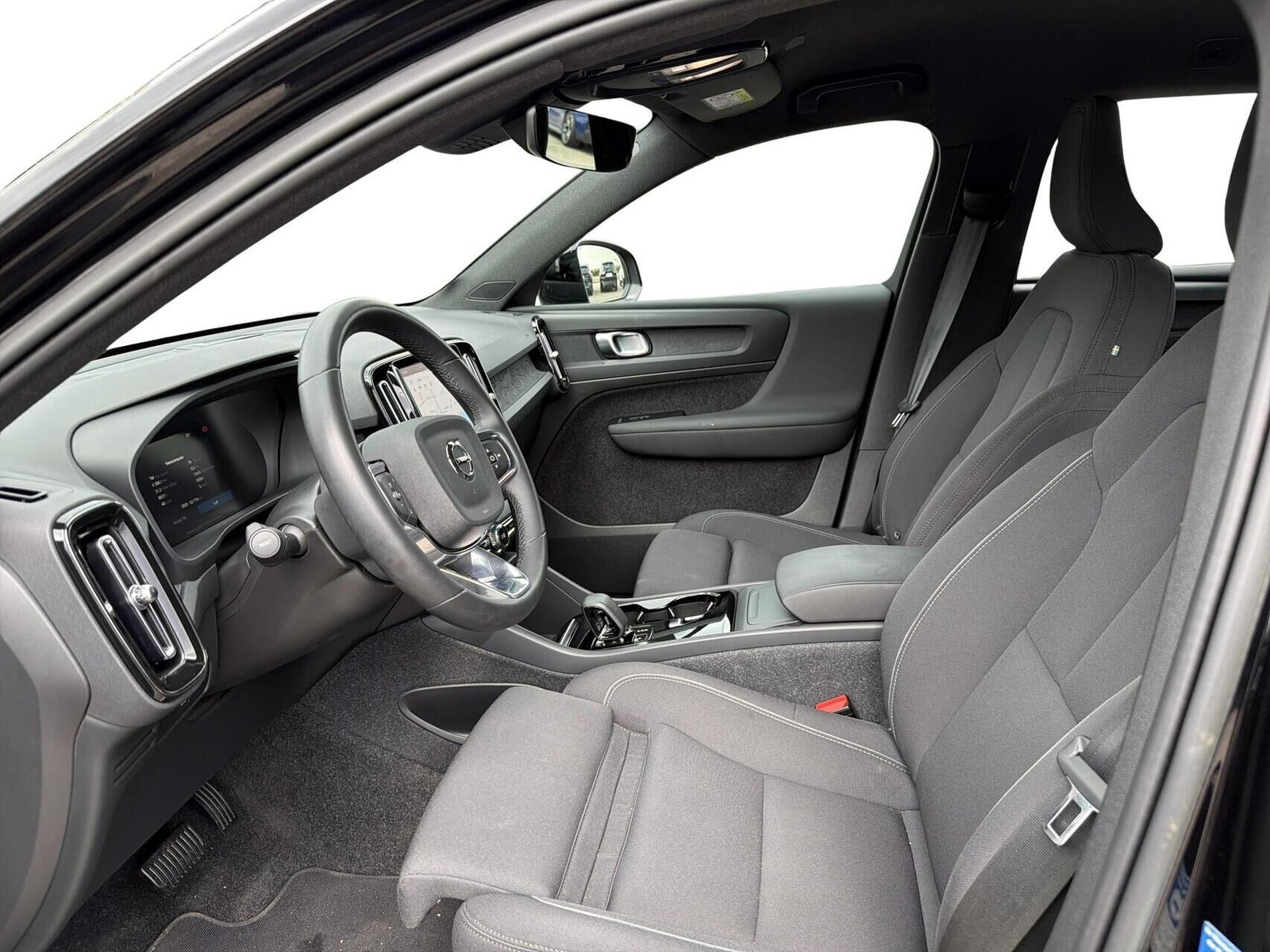 Sort Volvo XC40 fra 2023