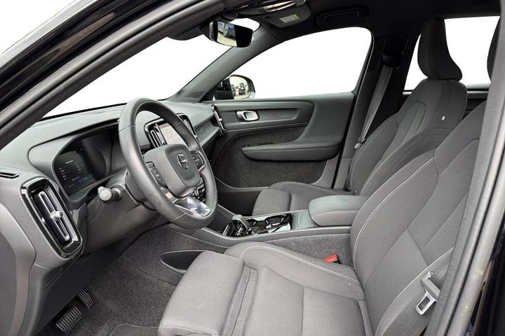 Sort Volvo XC40 fra 2023