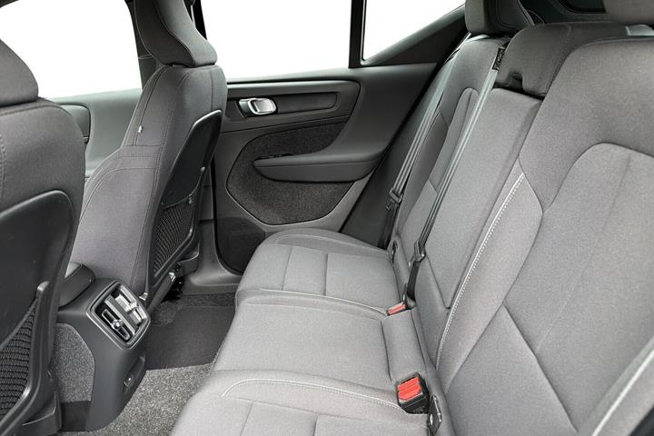 Sort Volvo XC40 fra 2023