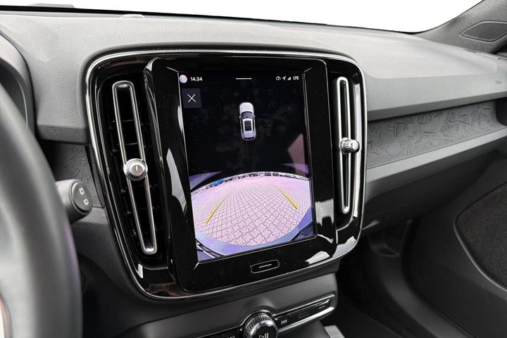 Sort Volvo XC40 fra 2023