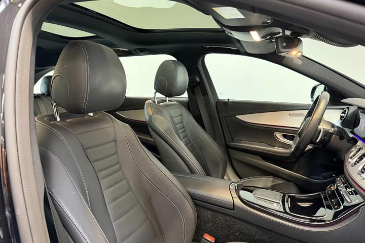 Sort Mercedes E300 e fra 2022