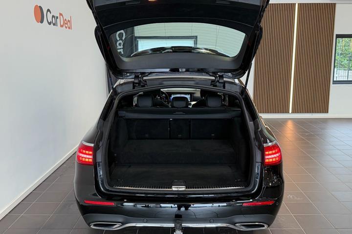 Sort Mercedes E300 e fra 2022