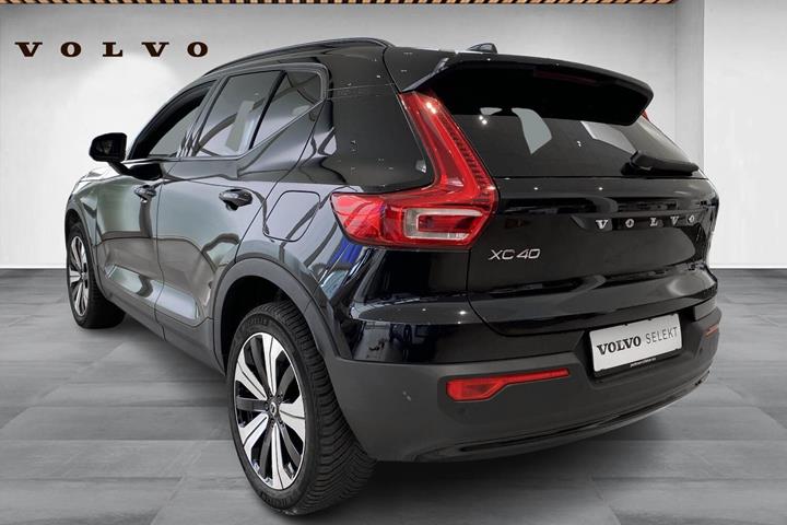 Sort Volvo XC40 fra 2023