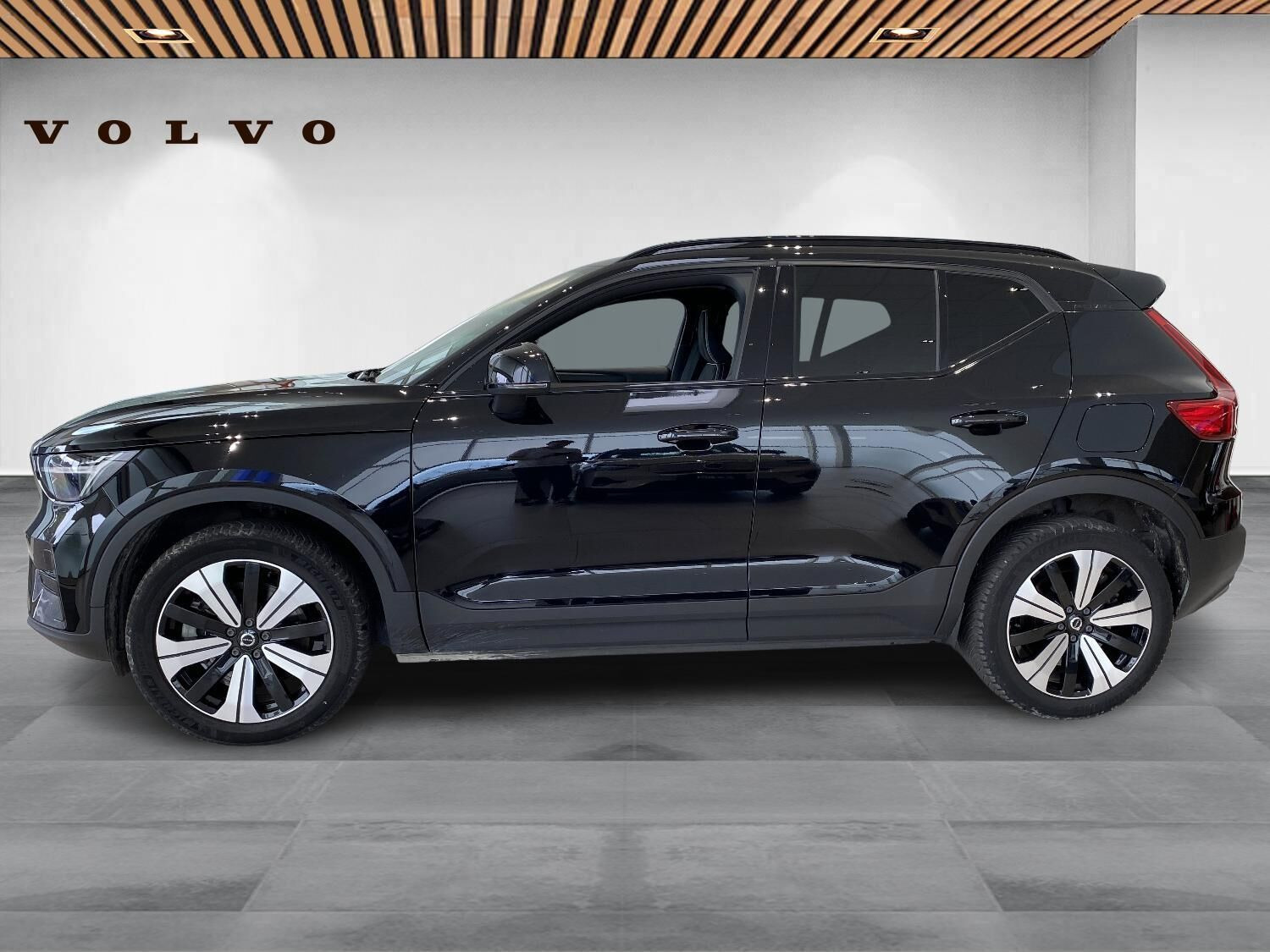 Sort Volvo XC40 fra 2023