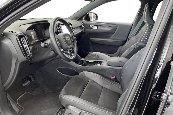 Sort Volvo XC40 fra 2023