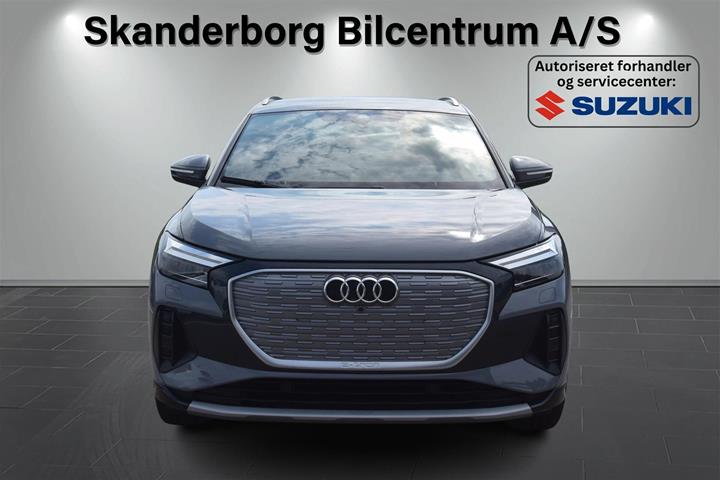 Grå Audi Q4 fra 2023