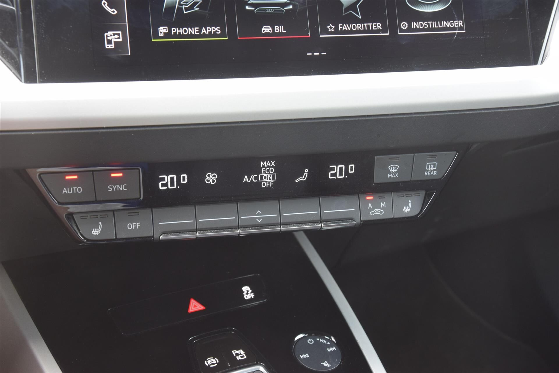Grå Audi Q4 fra 2023