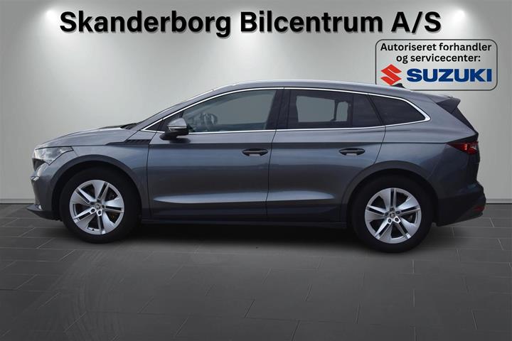 Grå Skoda Enyaq fra 2023