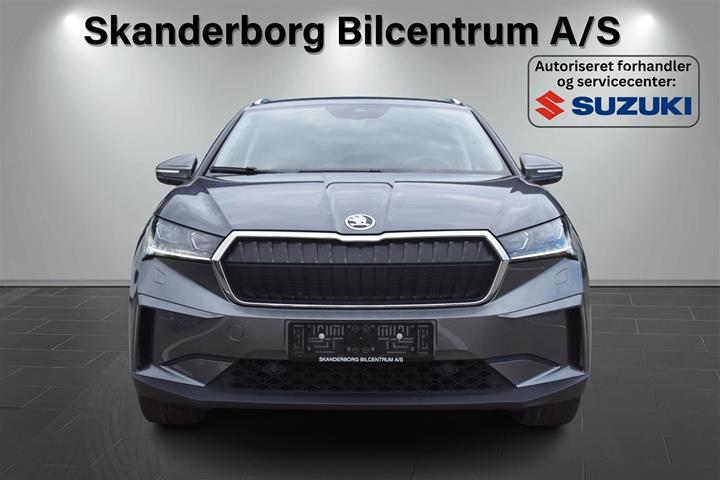 Grå Skoda Enyaq fra 2023