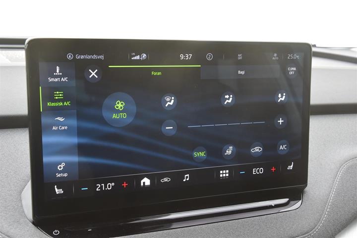 Grå Skoda Enyaq fra 2023