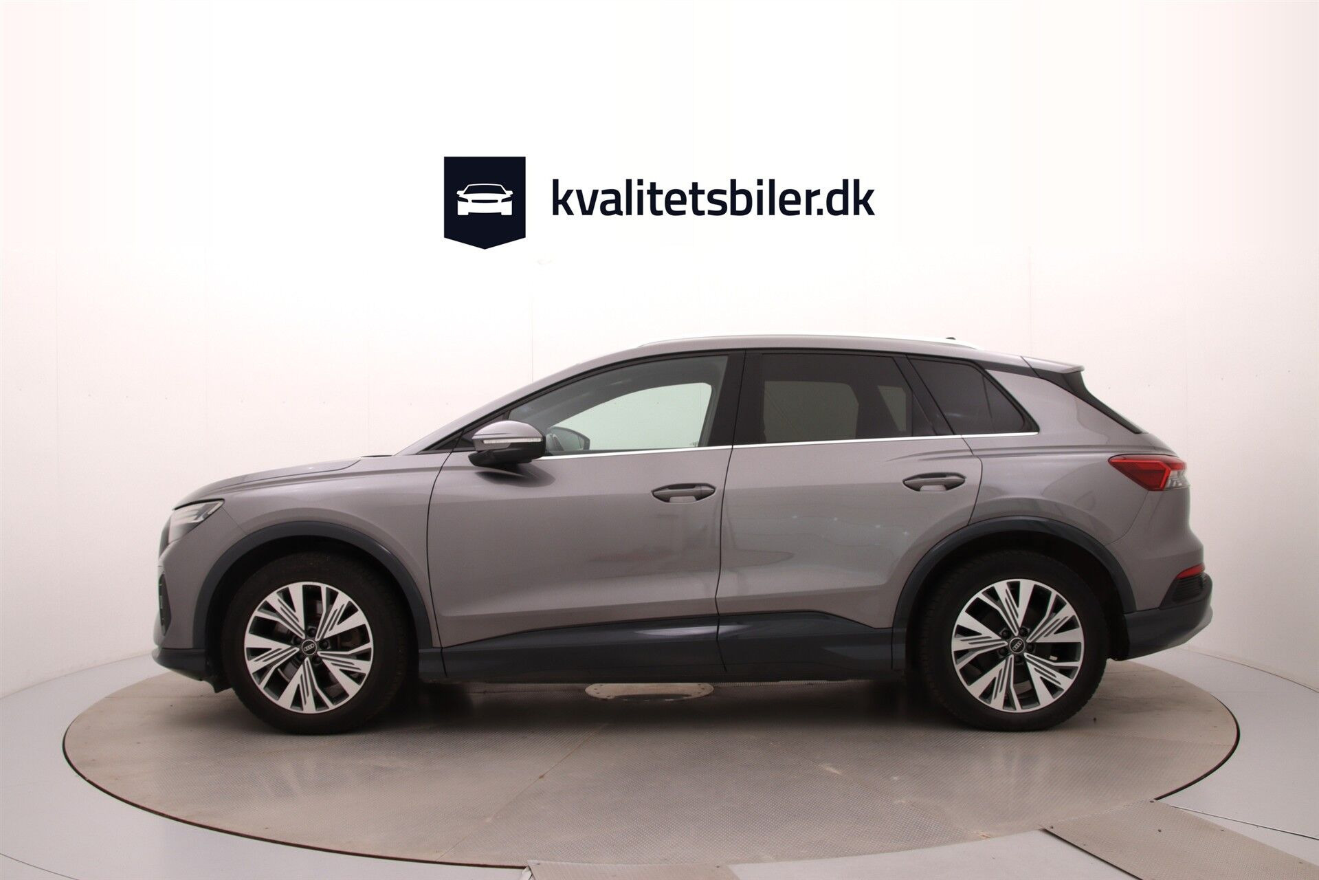 Grå Audi Q4 fra 2022