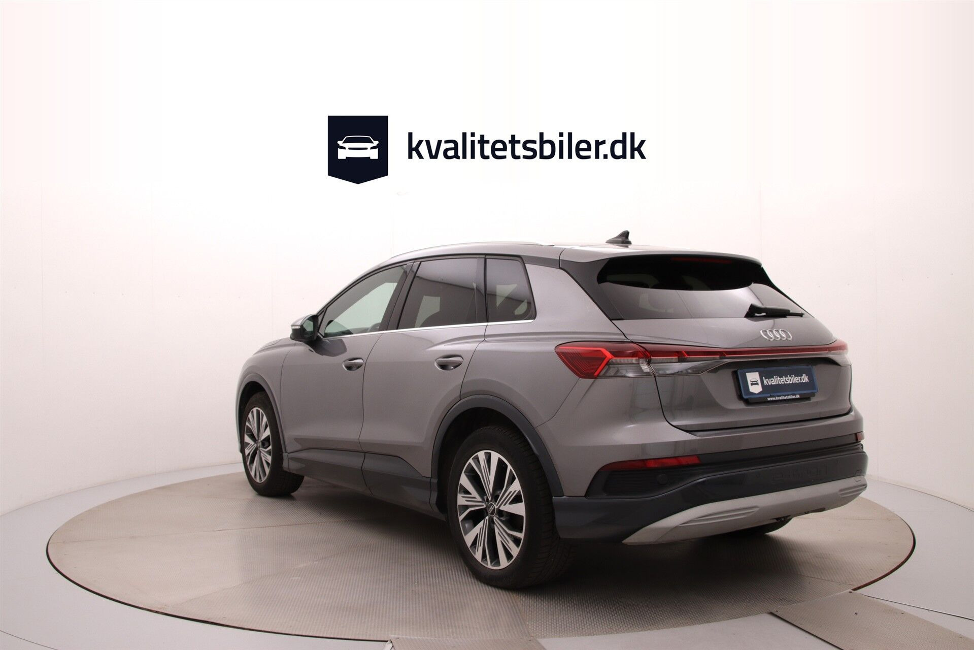 Grå Audi Q4 fra 2022