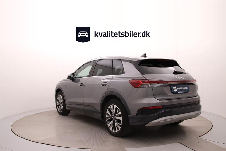 Grå Audi Q4 fra 2022