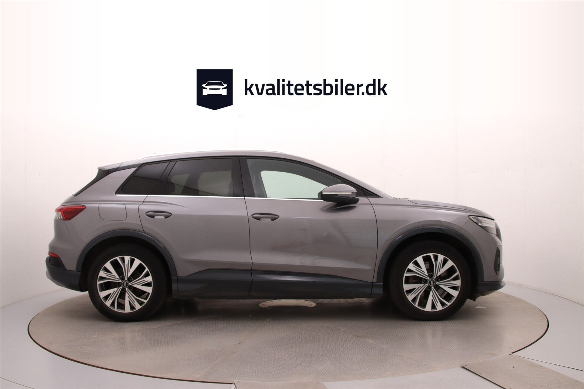 Grå Audi Q4 fra 2022