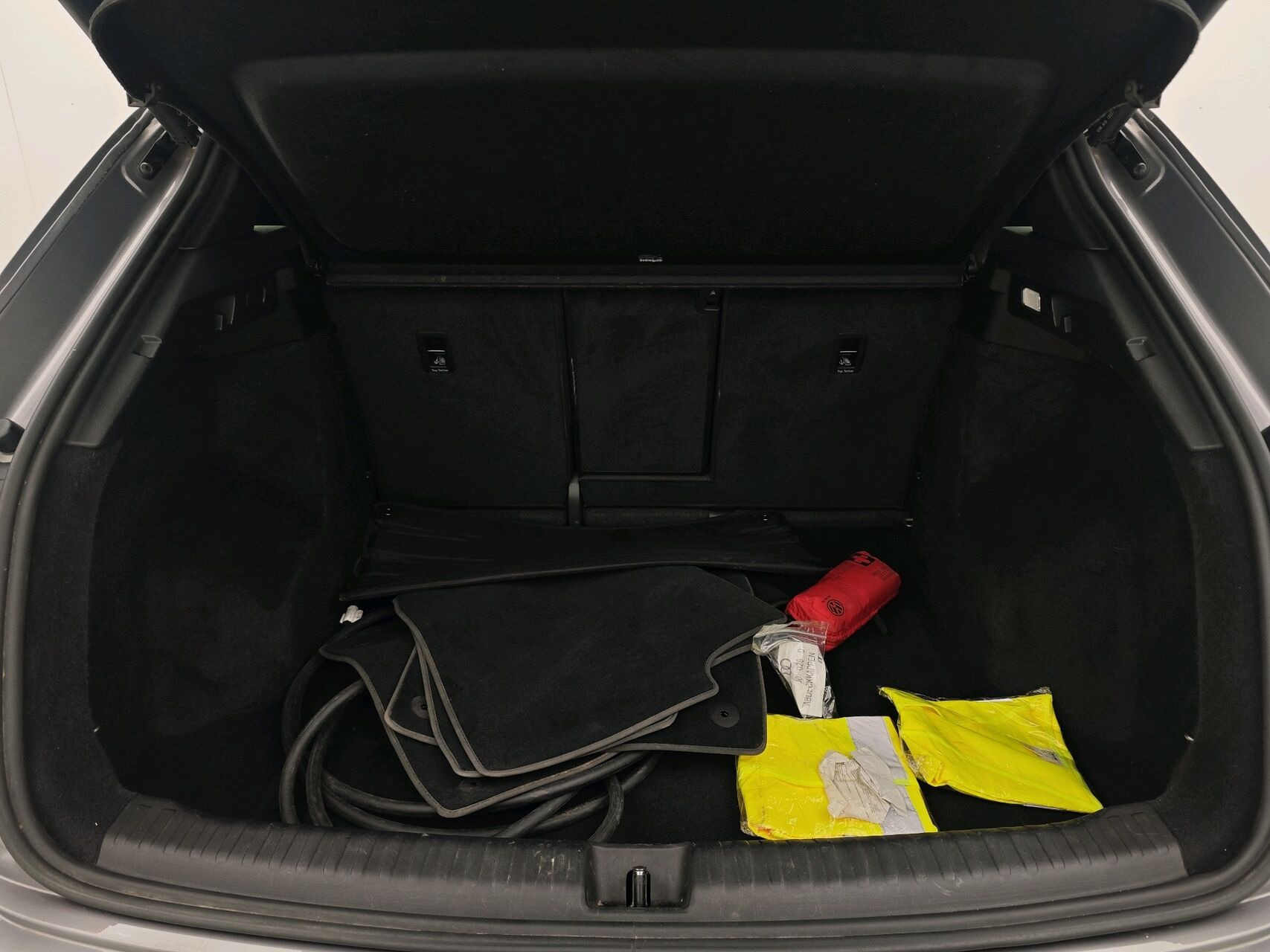 Grå Audi Q4 fra 2022
