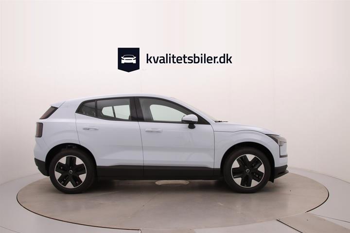 Blå Volvo EX30 fra 2024