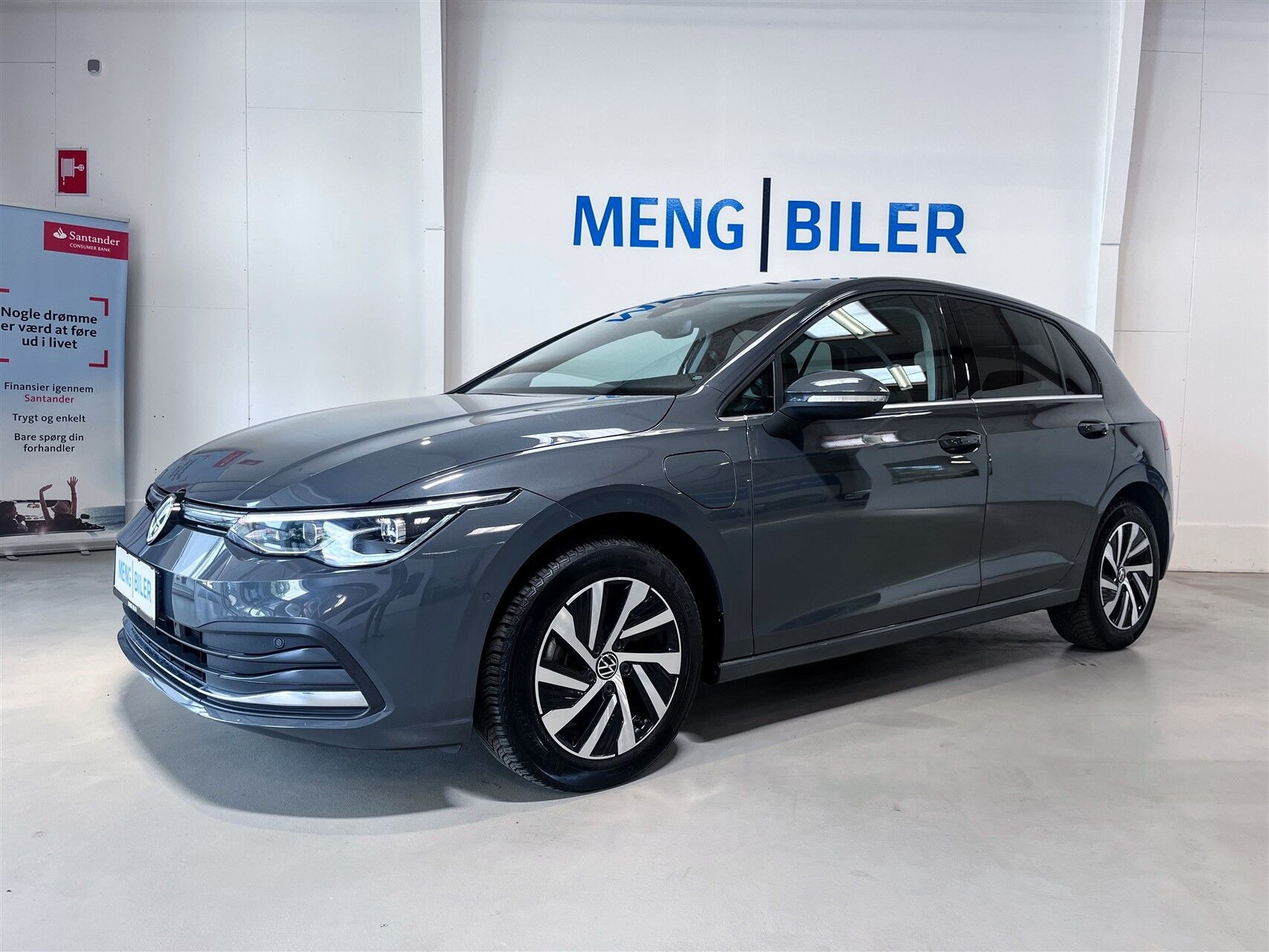 Grå VW Golf fra 2020