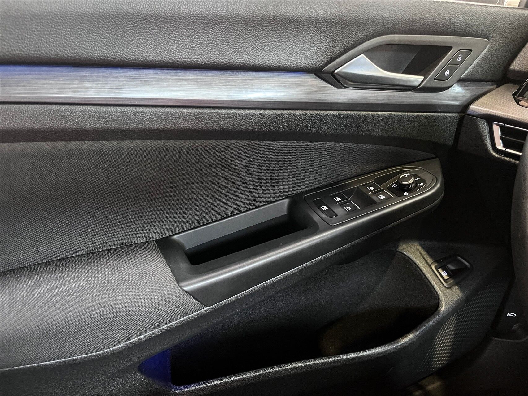 Grå VW Golf fra 2020