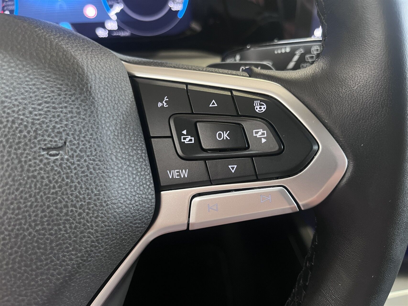 Grå VW Golf fra 2020
