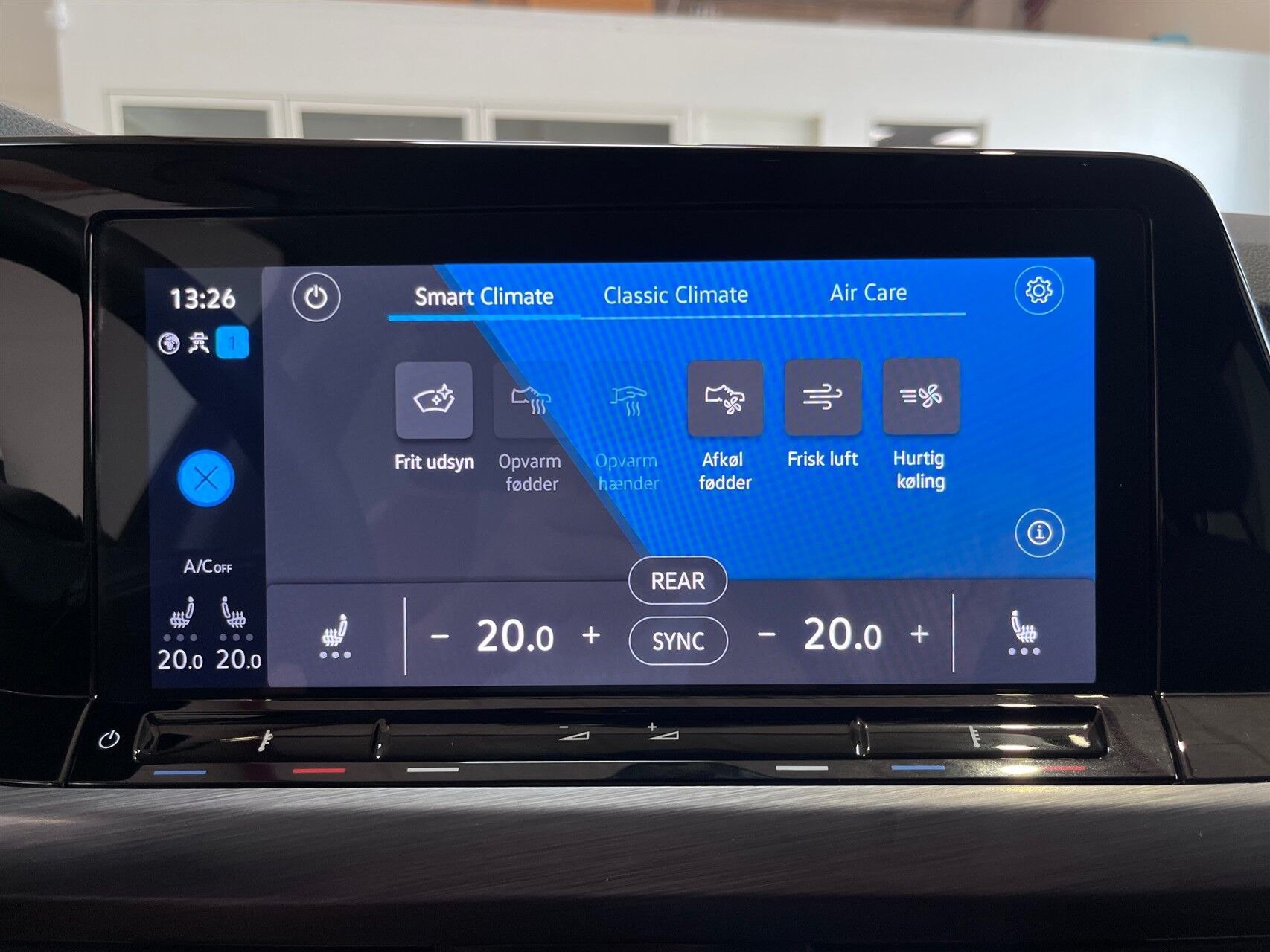 Grå VW Golf fra 2020