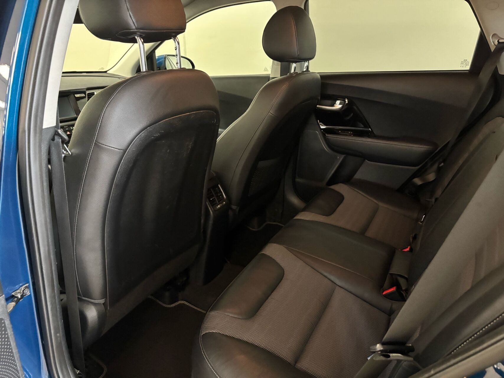 Blå Kia Niro fra 2018