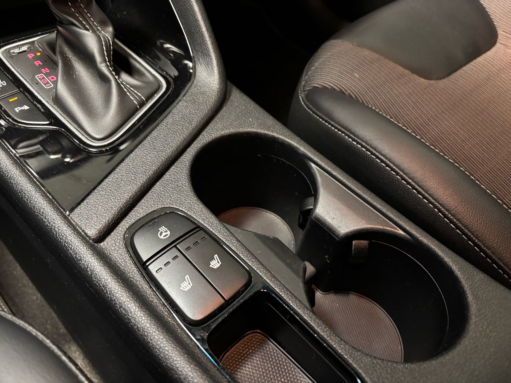 Blå Kia Niro fra 2018
