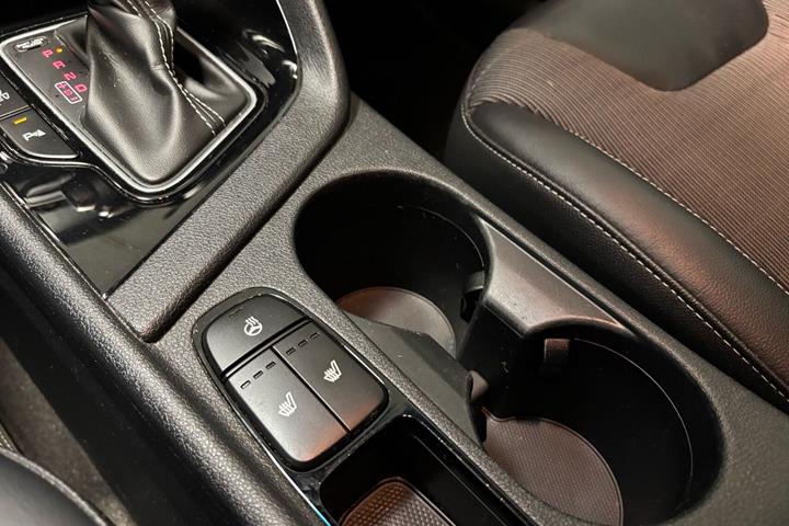 Blå Kia Niro fra 2018