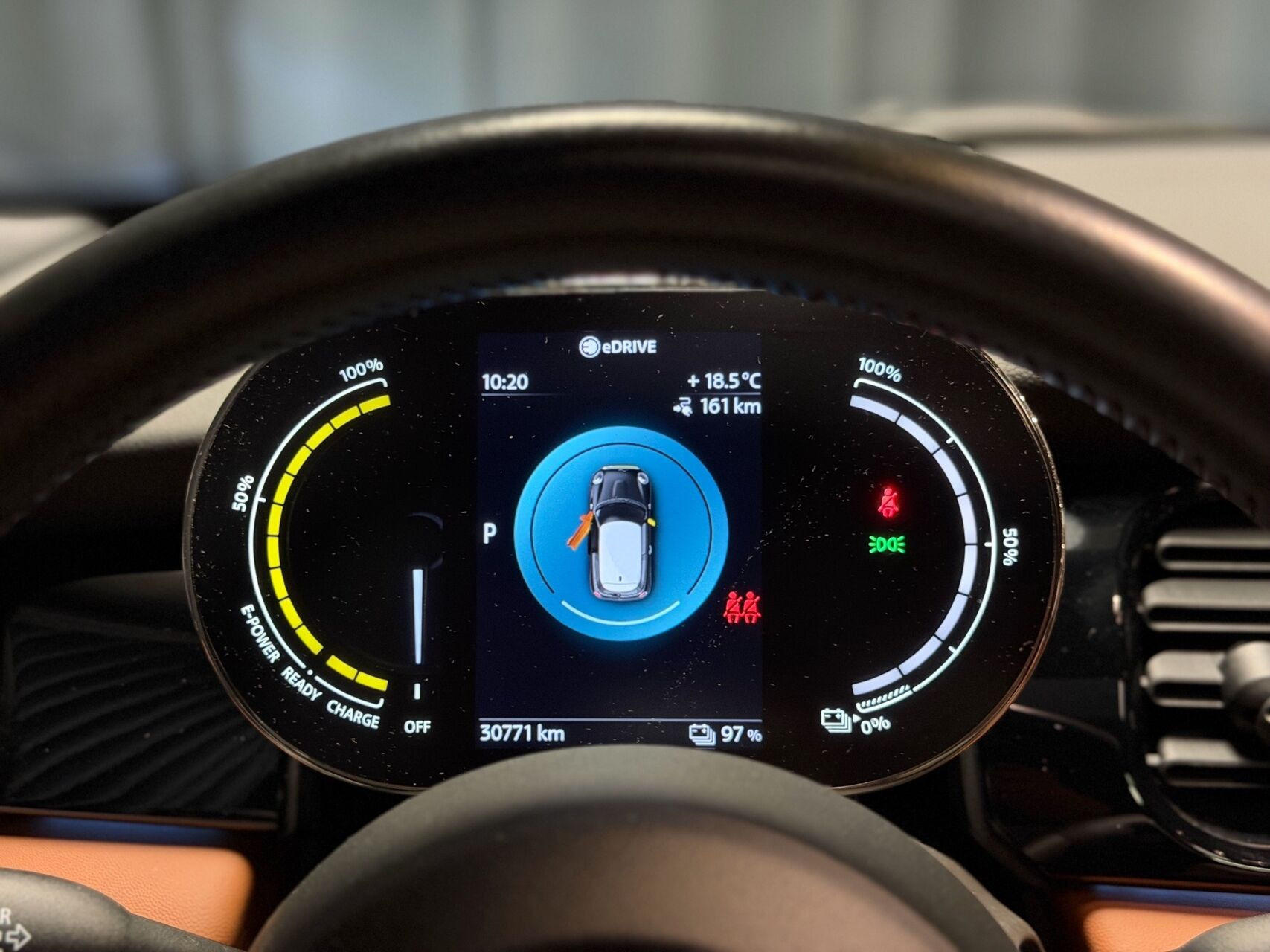 Sølv Mini Cooper fra 2023