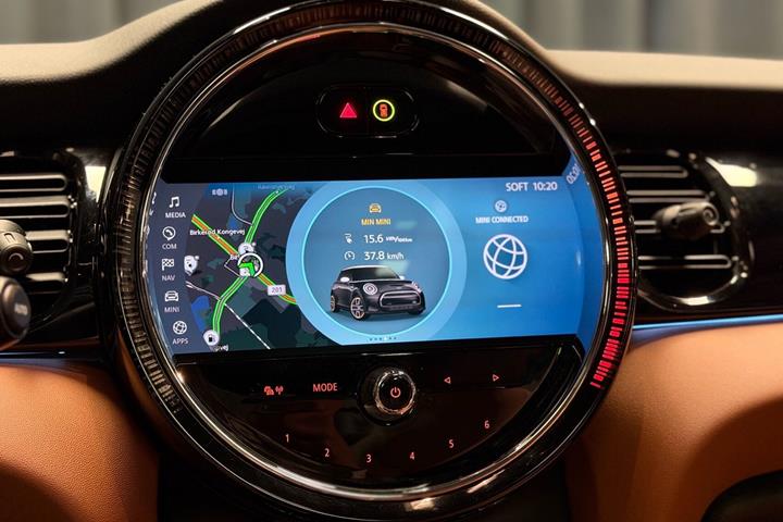 Sølv Mini Cooper fra 2023
