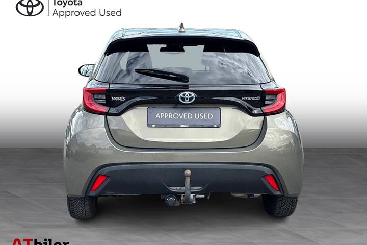 Bronze Toyota Yaris fra 2020