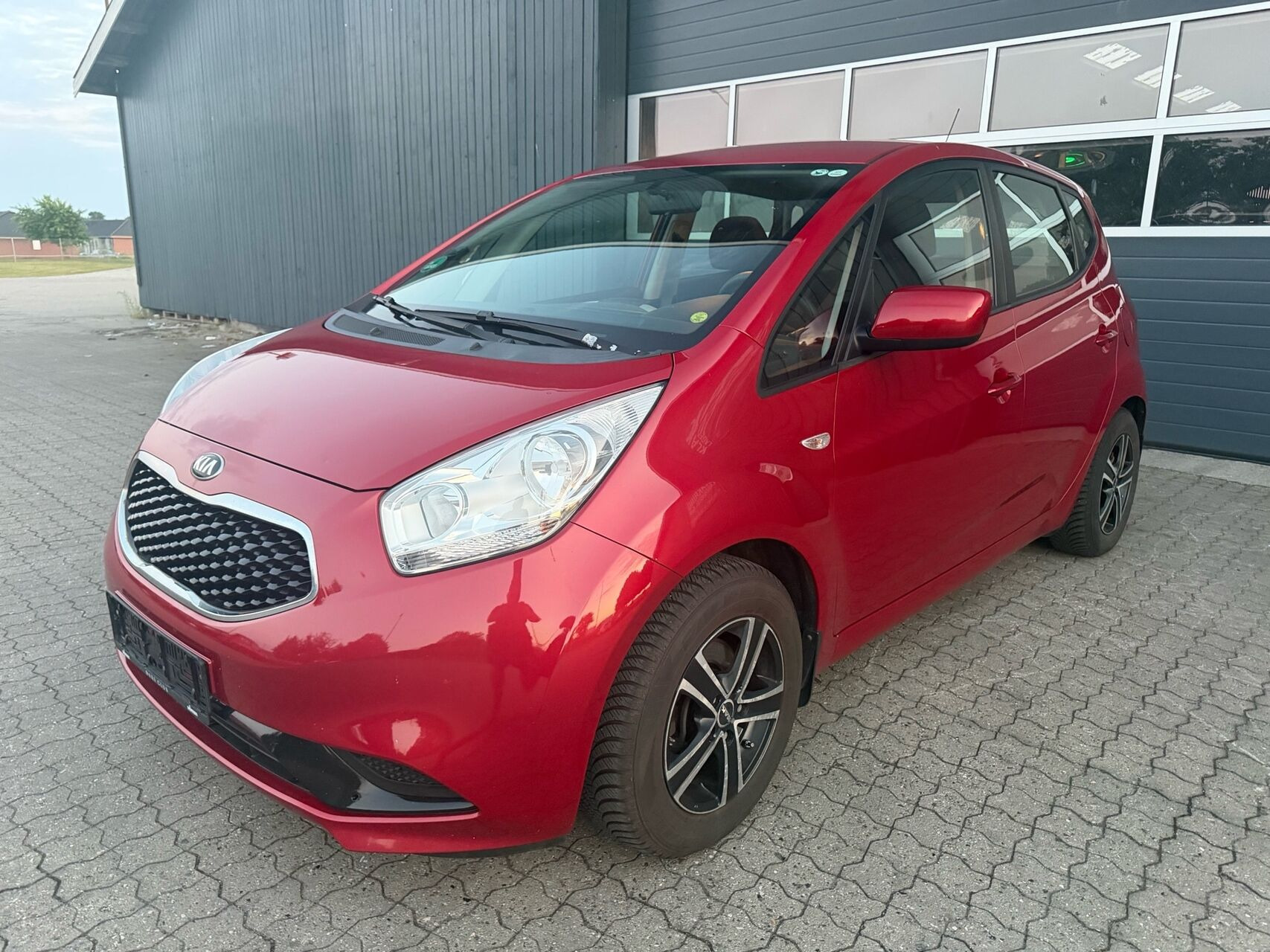 Rød Kia Venga fra 2015