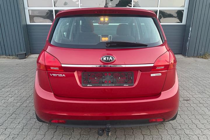 Rød Kia Venga fra 2015