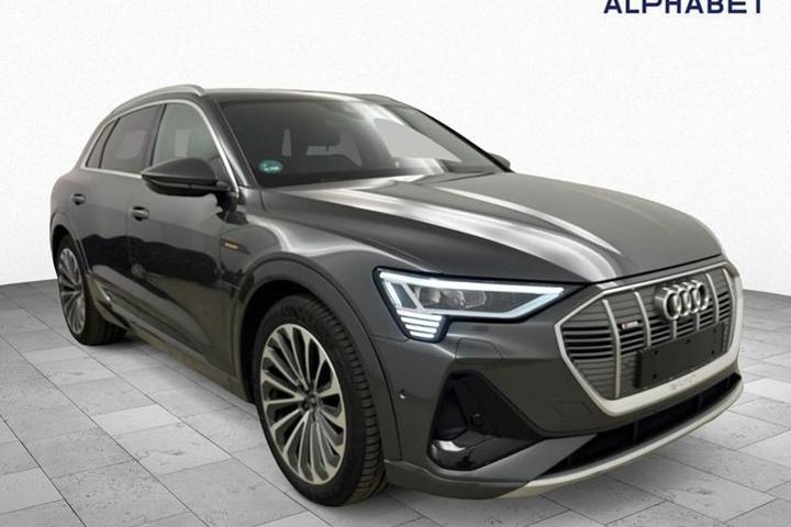 Grå Audi e-tron fra 2022