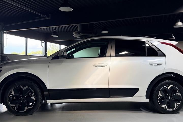 Hvid Kia Niro EV fra 2023