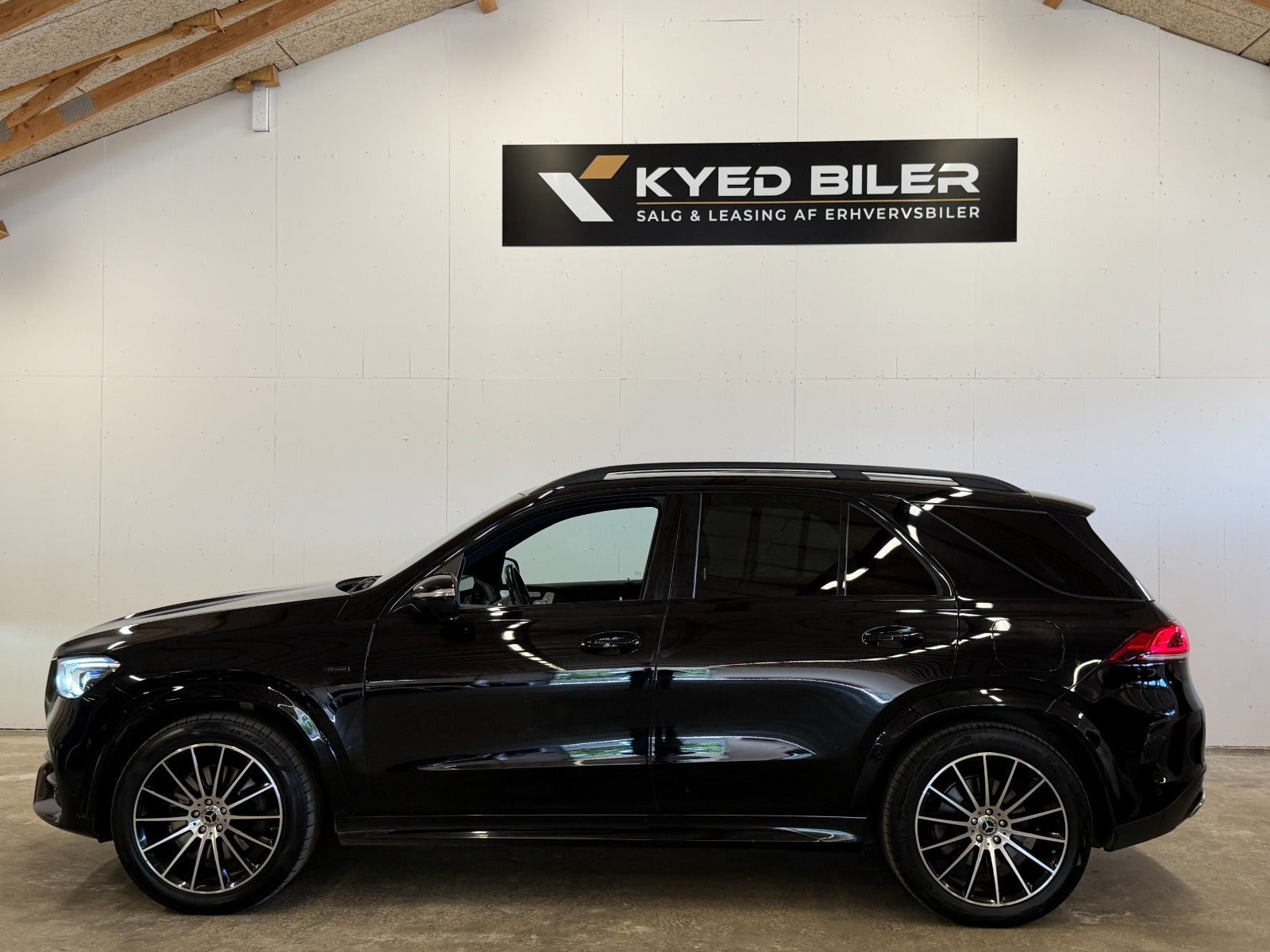 Sort Mercedes GLE350 de fra 2021