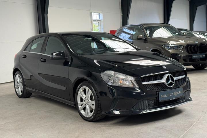Sort Mercedes A200 fra 2017