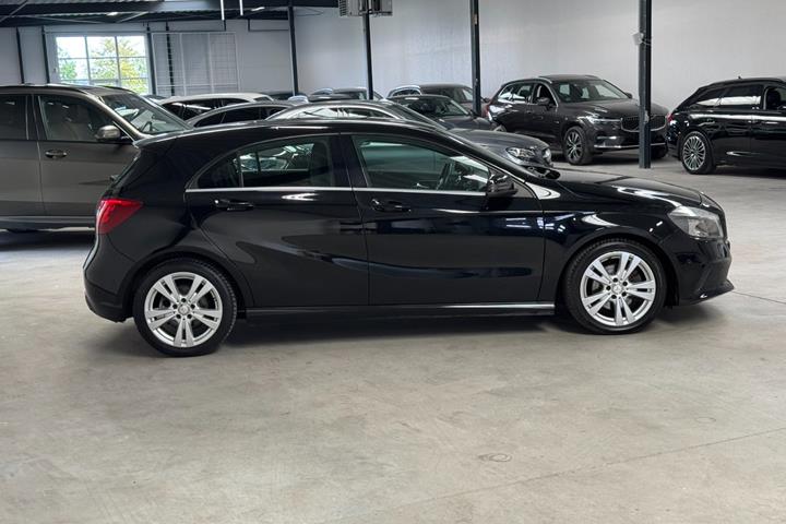 Sort Mercedes A200 fra 2017
