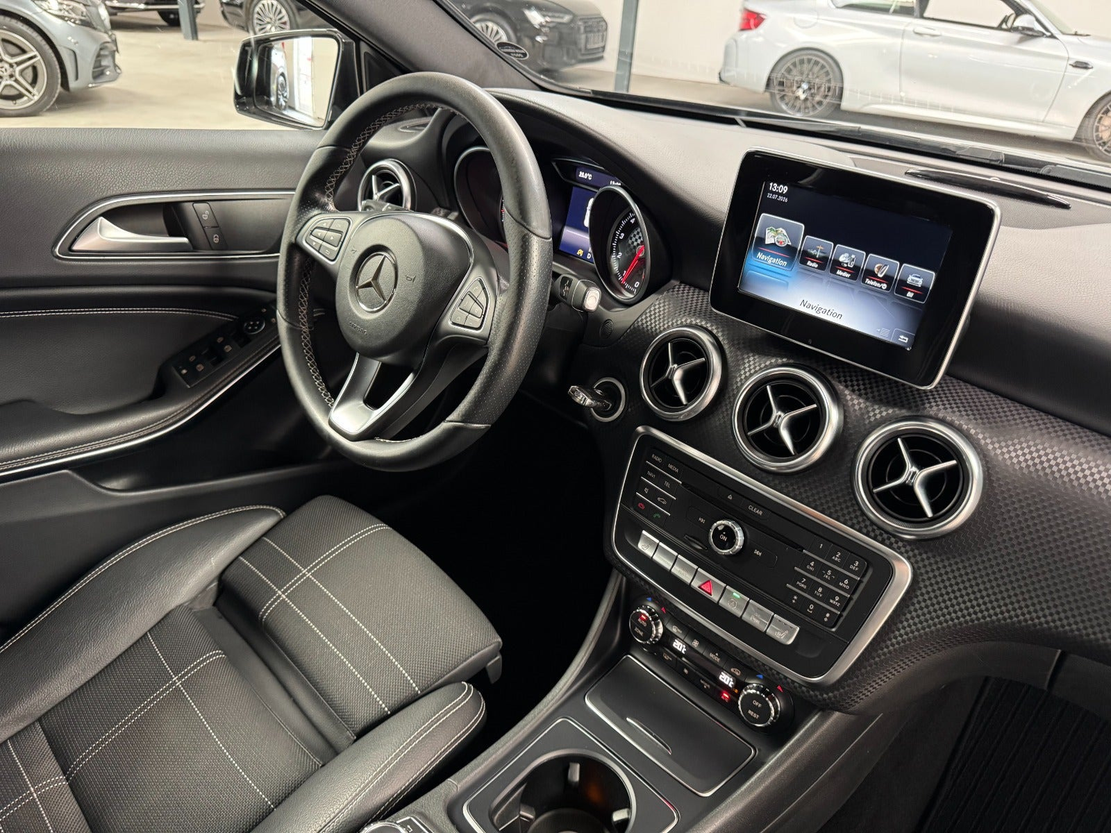 Sort Mercedes A200 fra 2017
