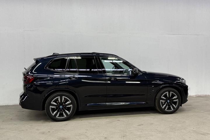 Sort BMW iX3 fra 2022